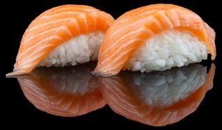 Нигири Сьомга (60 г / 2 броя)