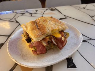 Брудеброд з КУРКОЮ ТА БЕКОНОМ