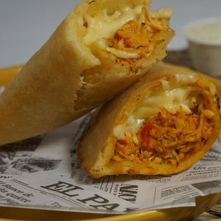 Empanada De Pollo Y Queso Gouda