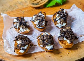 Bruschete cu ciuperci