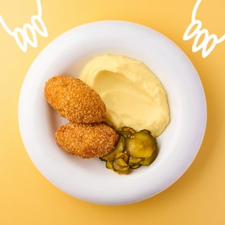 Мінікотлетки по-київськи, картопляне пюре та ліниві огірочки