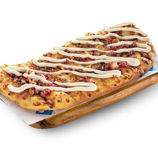 Cheesy Bread z boczkiem i cebulką prażoną