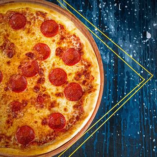 პეპერონი 33სმ + ბეკონ პიცა 33სმ 