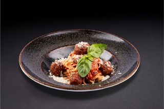 Паста Неаполитанска с кюфтенца