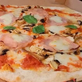 Pizza Prosciutto E Funghi (30 Cm.)