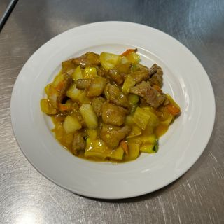 Ternera con salsa curry 