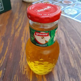 Zumo de manzana.