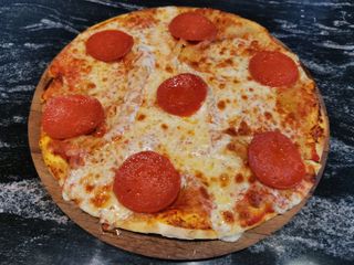 პიცა პეპერონი (პეპერონი 15%) 450გრ