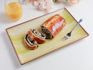 Cozonac unguresc cu mac si stafide