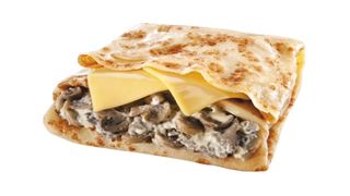 Блин с грибами в сливках и сыром