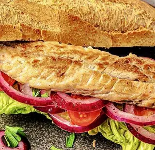 Bocadillo De Pescado A La Plancha
