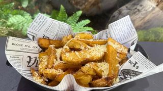 Cartofi wedges cu parmezan