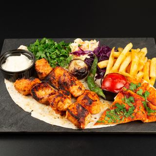 Frigarui de pui  cu garnitura la alegere