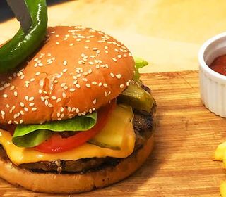 Beef Burger Gourmet cu cartofi si sos bbq - 550gr