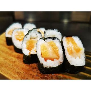 72. Maki De Salmón (8 Pzs.)
