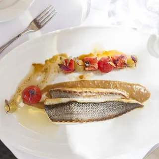 Pescados a la sal (Mínimo para dos personas). Consúltenos