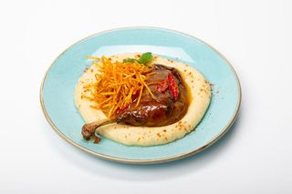 Качина ніжка з яблучно-селеровим пюре (525g)