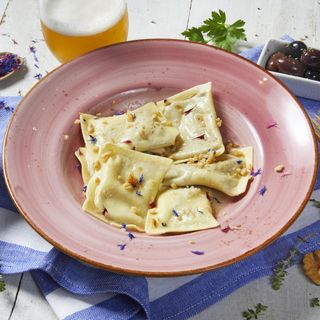 Ravioli D'Escalivada I Formatge De Cabra