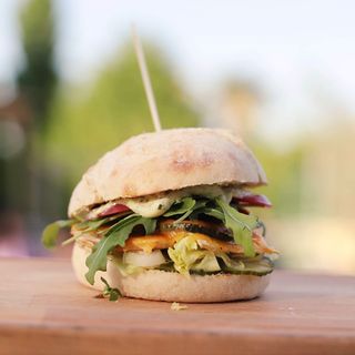 Vege w zestawie z frytkami 180g + Pepsi/ Lipton