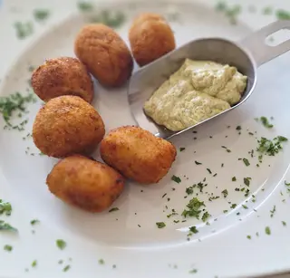 Croquetas 5 unidades con Alioli
