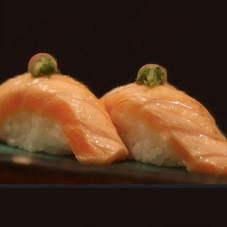 Nigiri Salmao Braseado (4 Peças)