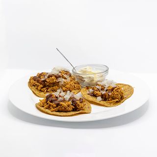 Taco De Pollo Con Mole