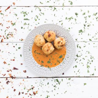 Buñuelos de bacalao con mojo picón (4 uds)