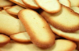 Vassoio di Finissime Lingue di Gatto Fresche