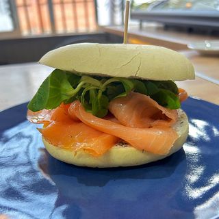 Mollete Con Salmón Ahumado