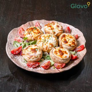 Ciuperci umplute cu branza la gratar