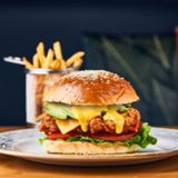 Avocado Crunchy Chicken + guarnición