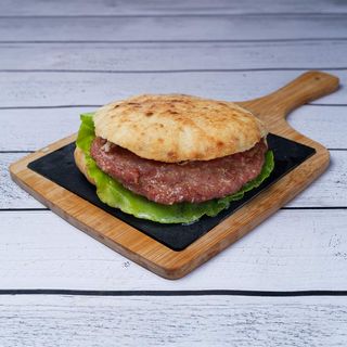 Punjena pljeskavica + nutela plazma palacinka + coca cola