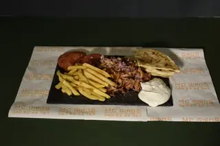 Pileća giros porcija