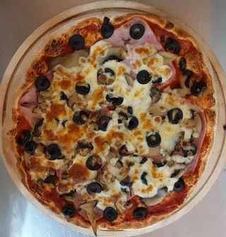 Pizza cu sunca  780 g