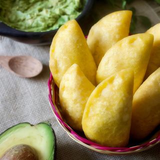 Empanadilla de gambas al pil-pil (1 UNDS)