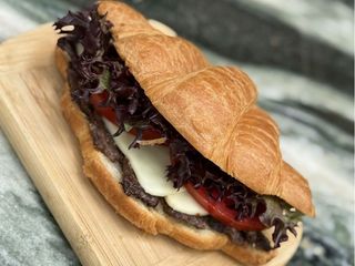 Круасан з Яловичиною (280g)