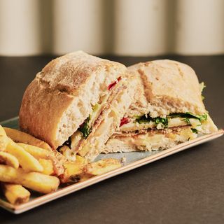 Bocata De Milanesa Y Queso