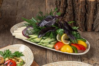 Кавказская закуска (881 гр)