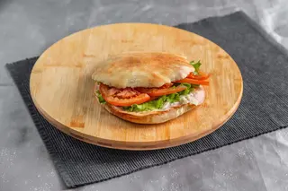 Sendvič sa pečenicom