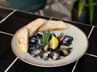 Мідії у вершковому соусі (280g)