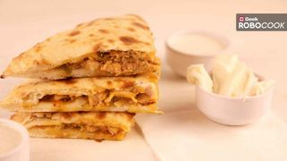 Paneer naan with raita