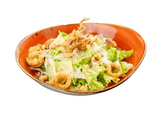 Салата Цезар с хрупкави калмари (360г)