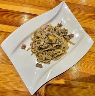 Tagliatelle cu fructe de mare