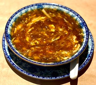 Sopa de aleta de tiburón con cangrejo