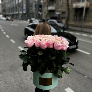 9 ყვავილები ყუთში