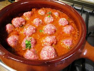 Polpette di carne in terracotta