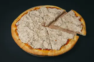 Parče pizze sa goveđim namazom