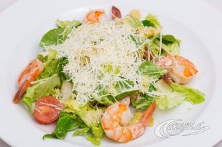 Salata cu somon si avocado