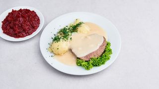 Sztuka mięsa wołowa w sosie chrzanowym