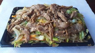 Massa de Arroz com Vaca